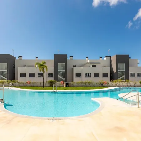 Cala Serena - 3-bedroom Modern Situated In *