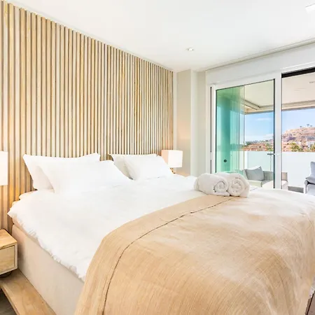 Cala Serena - 3-bedroom Modern Situated In